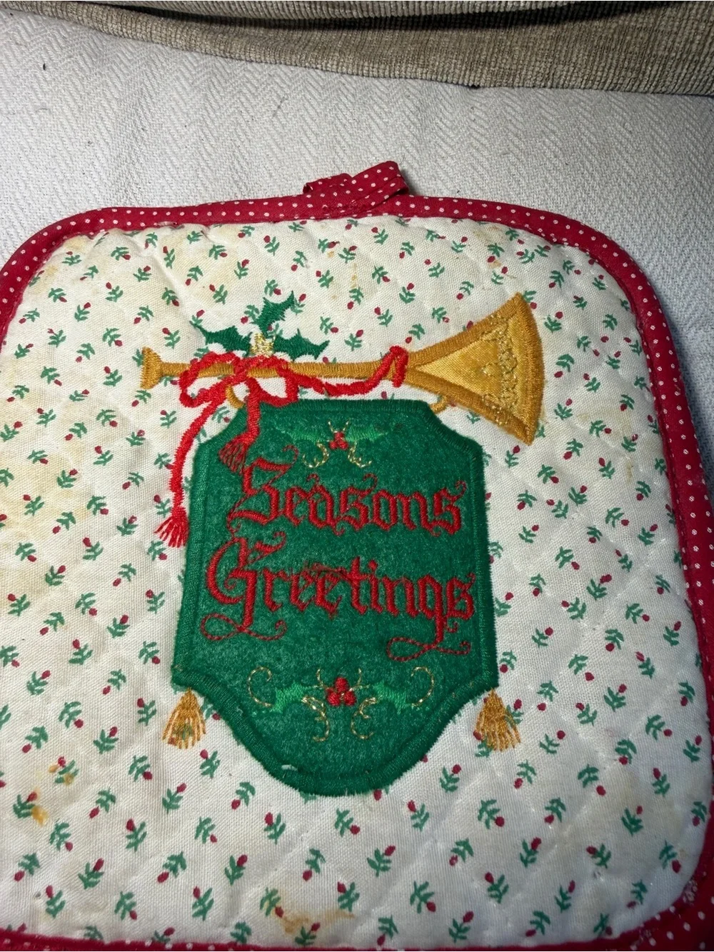 Vintage Christmas Pot Holder Seasons Greetings Embroidered Holiday Trivet